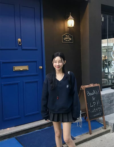 V領刺繡logo內刷毛大學Ｔ9