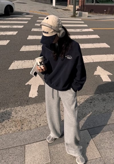 內刷毛刺繡logo拉鍊領大學Ｔ8