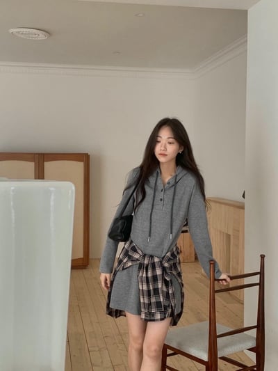 （客訂勿下單）排釦連帽壓線休閒短洋4