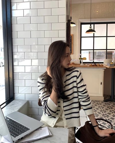 (在台現貨）織紋橫條排釦針織外套5