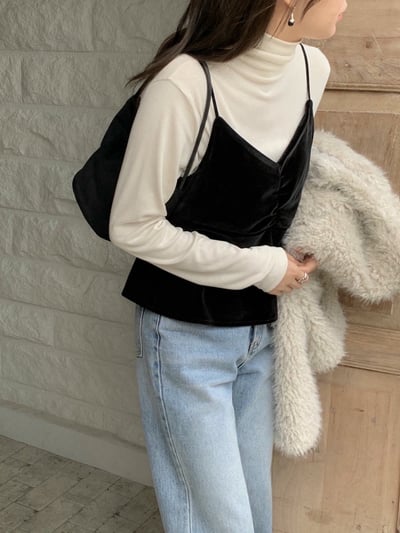 細肩荷葉下襬絲絨背心1