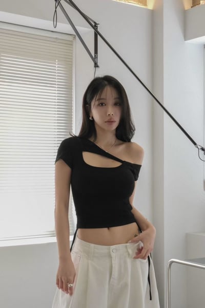 斜肩膀辣妹BRA 短T12