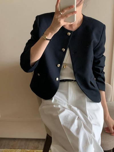 圓領微短版金釦西裝外套3