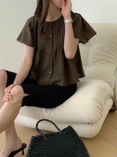 圓領打褶造型壓紋傘擺棉麻衫1