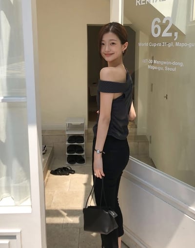 不對稱斜肩格紋上衣15