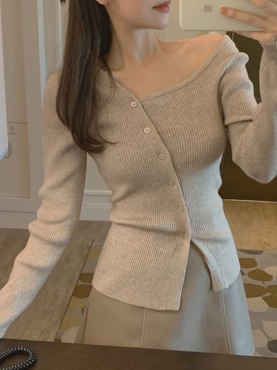 單邊露肩側排釦細坑紋針織衣4