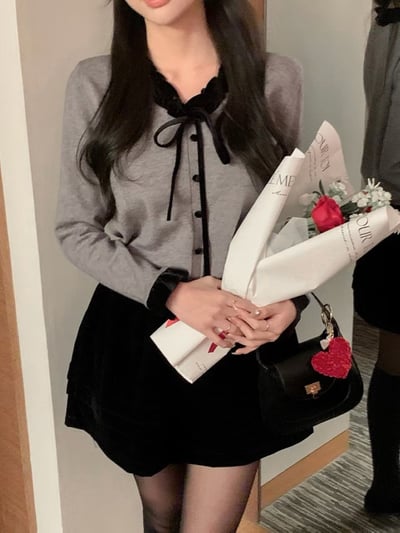 撞色花邊綁結領排釦針織衣1