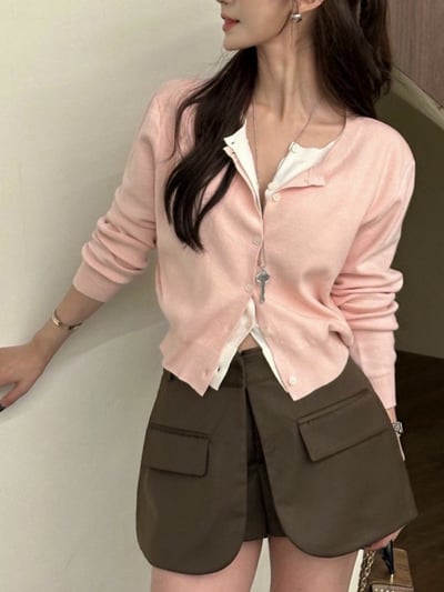 假兩件配色雙層排釦針織衫5