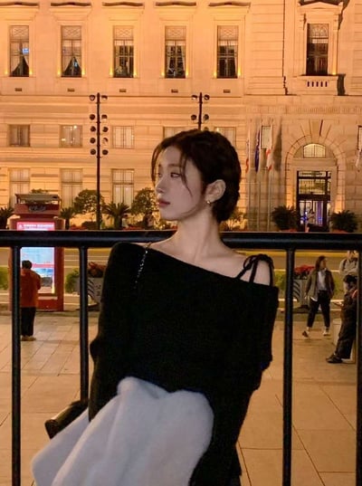 單肩綁結翻領金釦開衩針織衣7