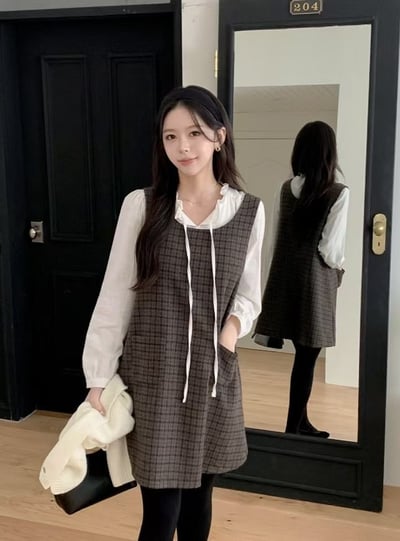 英倫風格紋傘擺磨毛背心短洋6