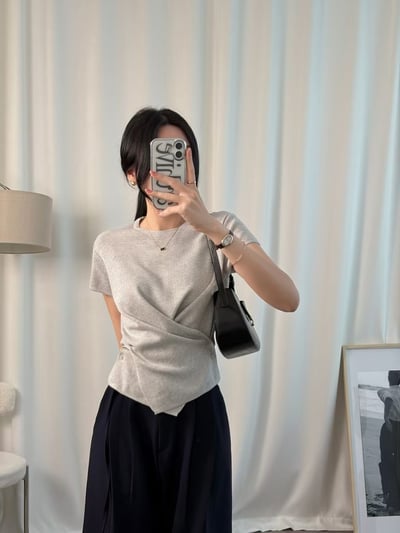 交錯側扣抓皺造型素色Ｔ1