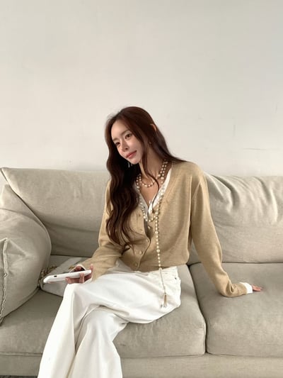 Ｖ領撞色假兩件排釦針織衫5