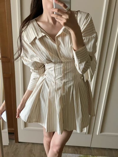 翻領設計兩側綁結直條紋襯衫短洋7