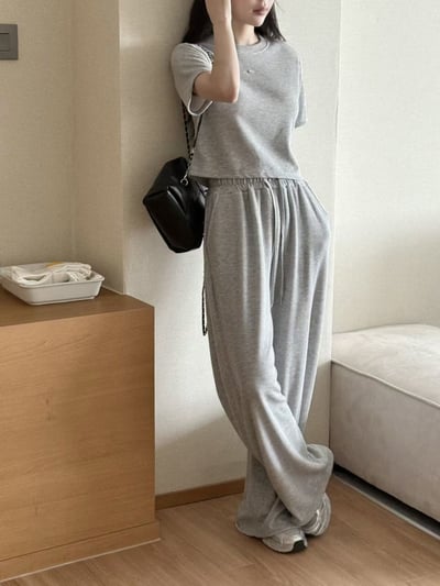 銀牌logo坑紋短袖Ｔ+抽繩寬褲SET6