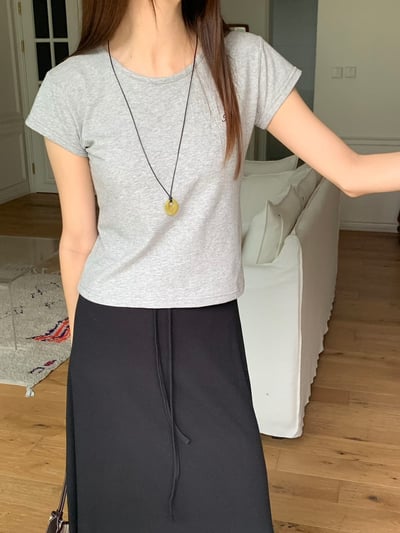 小R刺繡合身短版竹節棉Ｔ9