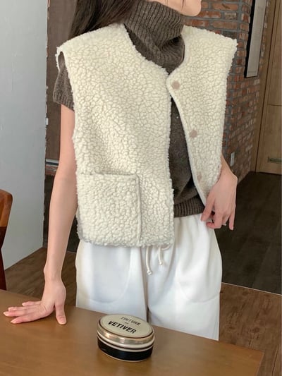雙面穿麂皮羊羔毛短版背心2