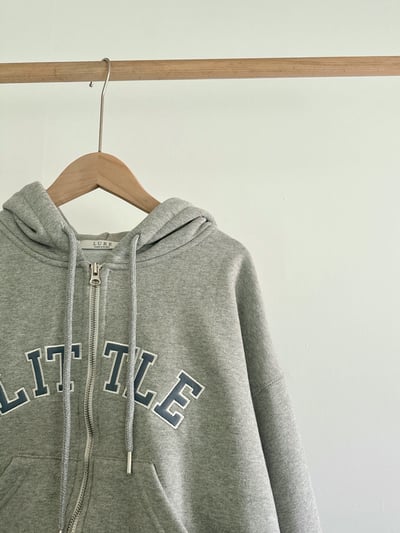 刺繡字母抽繩連帽外套14