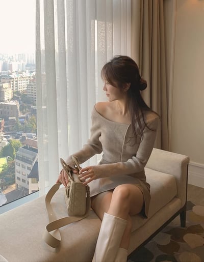 單邊露肩側排釦細坑紋針織衣9