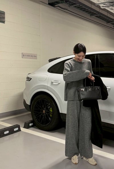 圓領針織上衣+連帽圍巾+長褲三件套SET9