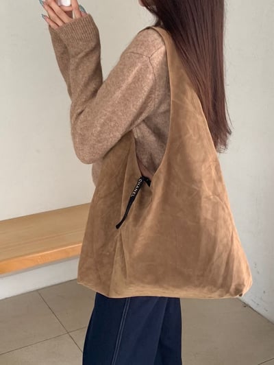 今年夯款！麂皮hobo肩背包6