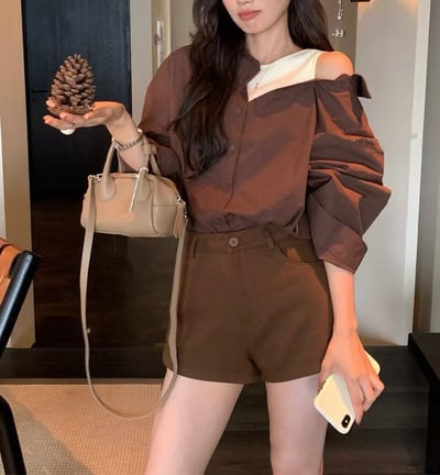 單邊露肩背心造型假兩件襯衫4