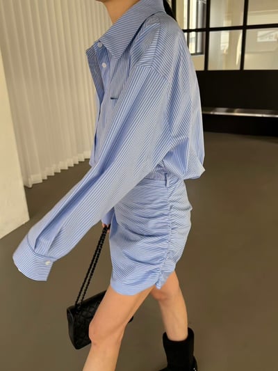 拼接側抓皺窄版裙直紋襯衫短洋4