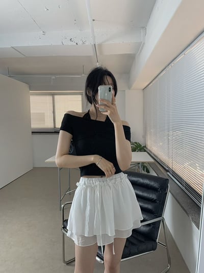 繞頸蕾絲造型假兩件短Ｔ3
