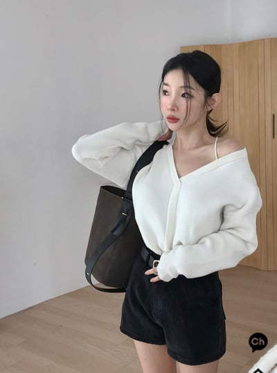 繞頸綁結Ｖ領針織衣5