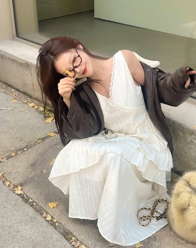 蕾絲V領小花刺繡斜邊層次蛋糕長洋11