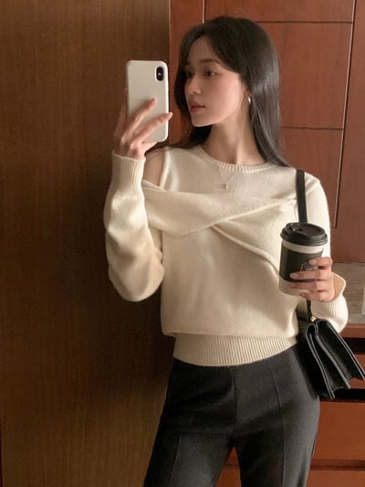 (客訂勿下單）前交叉紐結單肩鏤空薄款針織衫1