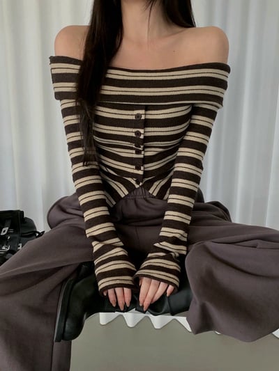 反摺領條紋排釦下開衩針織衣2