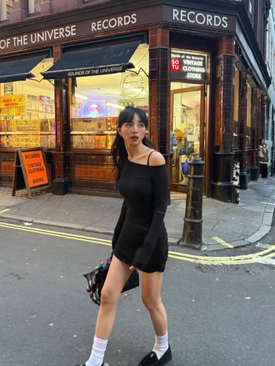 斜肩直坑紋彈力兩側抓皺短洋8