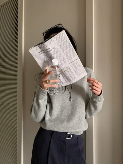 圓領後logo皮革車標素色針織衣5