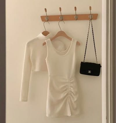 短版高領素色上衣＋側抓皺背心短洋SET8