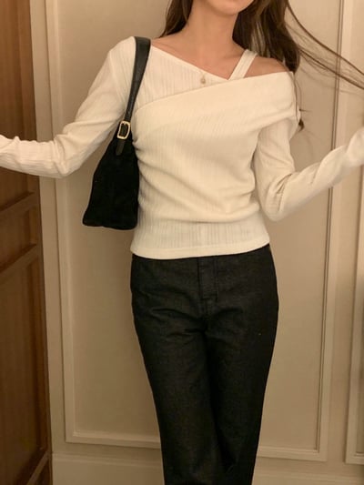 單肩交叉壓紋素色薄款Ｔ2