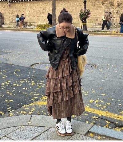 蕾絲V領小花刺繡斜邊層次蛋糕長洋10