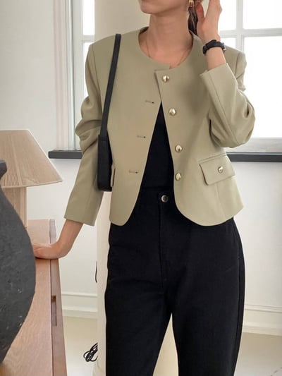 圓領微短版金釦西裝外套2