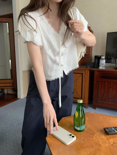 蕾絲拚接花苞袖短上衣7