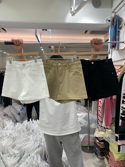 百搭中低腰順身短褲10