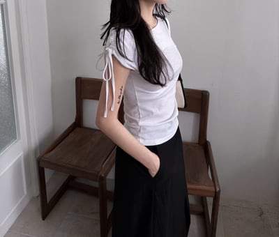 船領兩側手袖綁結彈力短T5