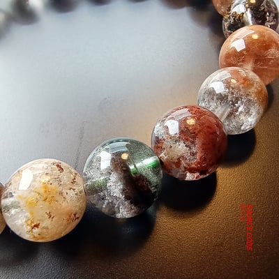 【四季如歌如畫 】原串販售款 四季幽靈水晶手串~ 有著青綠、紅紫、橘黃、銀白對應春夏秋冬四個季節 讓您擁有一整年的風景11