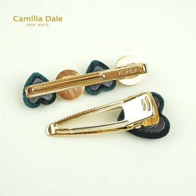 Camilla Dale 韓時尚 翡翠綠絨布愛心珍珠髮夾一對3
