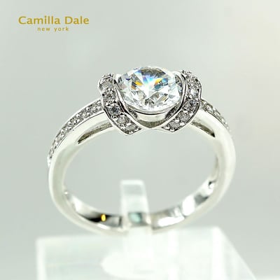 CamillaDale Dale擁有鋯石戒指3
