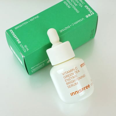Innisfree維他命C綠茶淡斑精華30ml【贈品】綠茶氨基保濕潔面乳30g+綠茶籽玻尿酸保濕精華10ml2