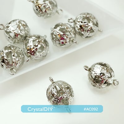 CrystalDIY 12mm雙耳圓形鐵花球(代白) 一包5入2