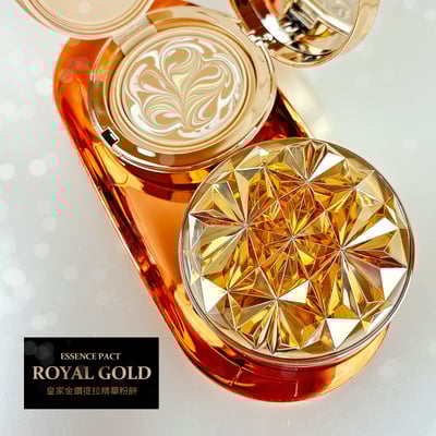 Age20's ROYAL GOLD皇家金鑽緊緻精華粉餅1殼1蕊3