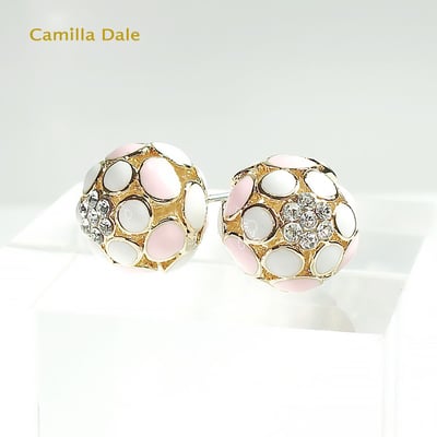 CamillaDale古典繡花立體圓球水晶耳環(粉)1