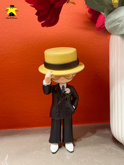 【明星偶像】StarDream-GD權志龍公仔大娃 爵士禮帽西裝版3