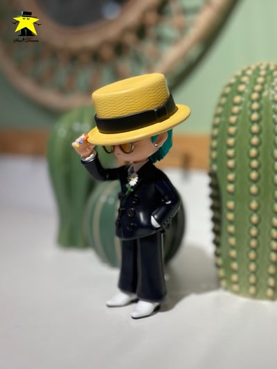 【明星偶像】StarDream-GD權志龍公仔大娃 爵士禮帽西裝版5