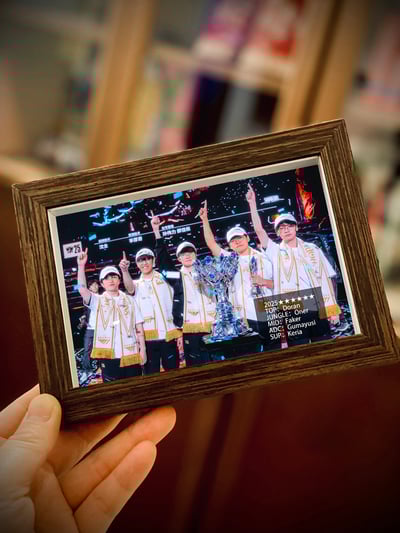 【週邊】千鳥社－T1 第六冠 擺台4